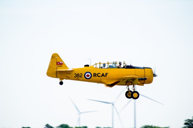 North American T-6 Texan (C-FVIJ) - Chatham-Kent Flight Fest 2016.