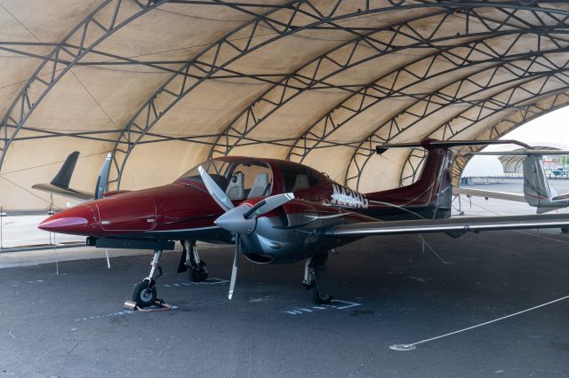 Diamond Twin Star (N43RG)