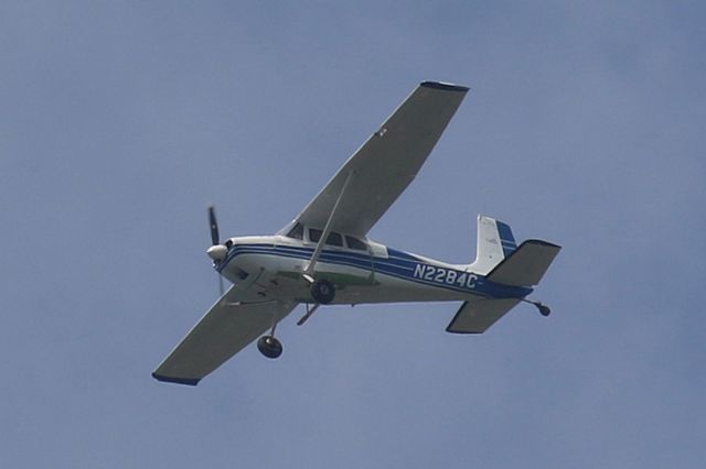 Cessna Skylane (N2284C)