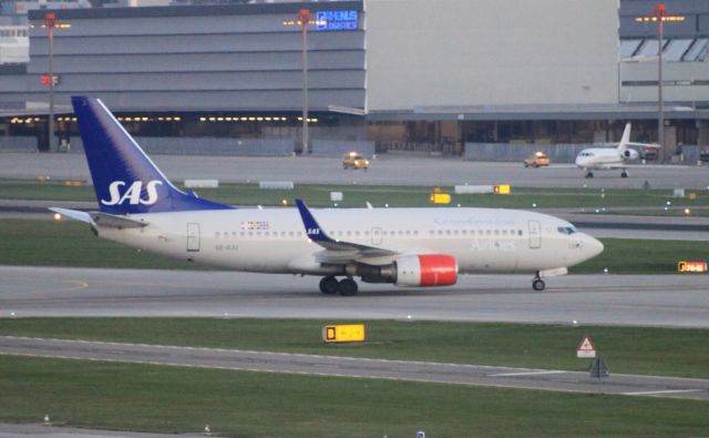 Boeing 737-700 (SE-RJU)