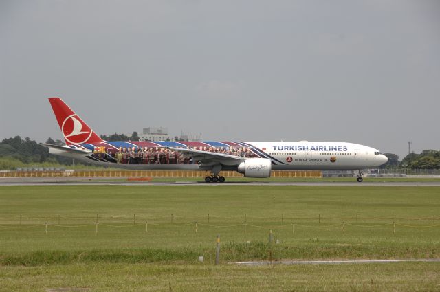 BOEING 777-300 (TC-JJI) - Departure at Narita Intl Airport R/W16R on 2011/6/28 Special c/s