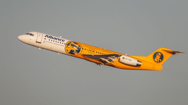 Fokker 100 (VH-UQG)