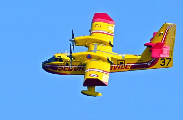 F-ZBFV — - Le plein d'eau est...FAIT. Devant Villeneuve-Loubet-06-France