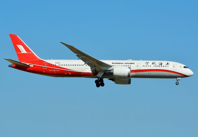 Boeing 787-9 Dreamliner (B-1113)