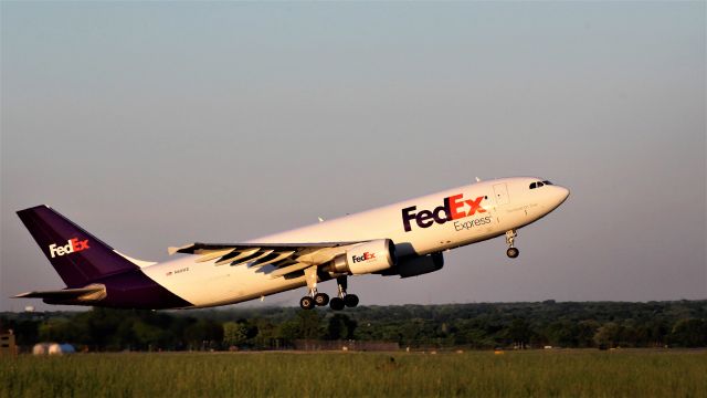 Airbus A300F4-600 (N691FE) - Sunset Departure for Madison & Memphis at ATW. 