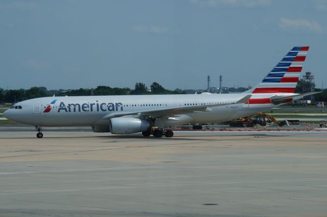 Airbus A330-200 (N286AY)