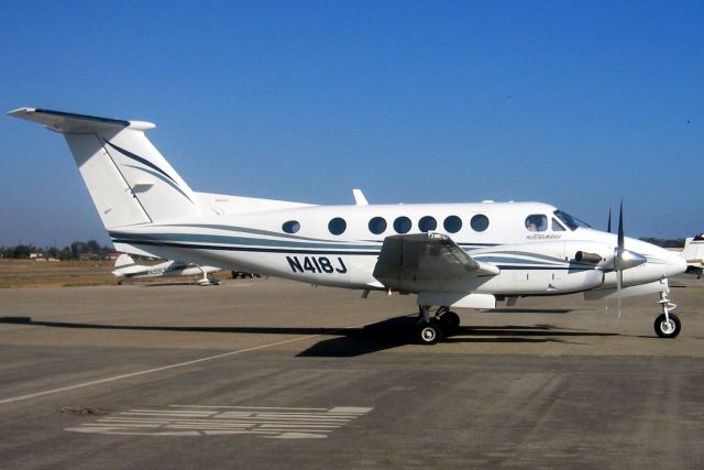 Beechcraft Super King Air 200 (N418J) - Seen here on 13-Aug-06.