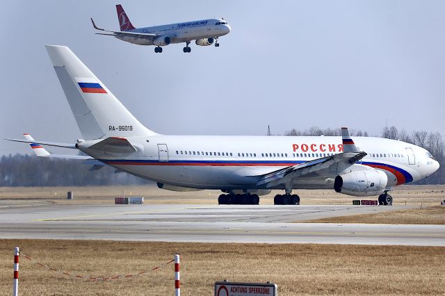 Ilyushin Il-96 (RA-96019)