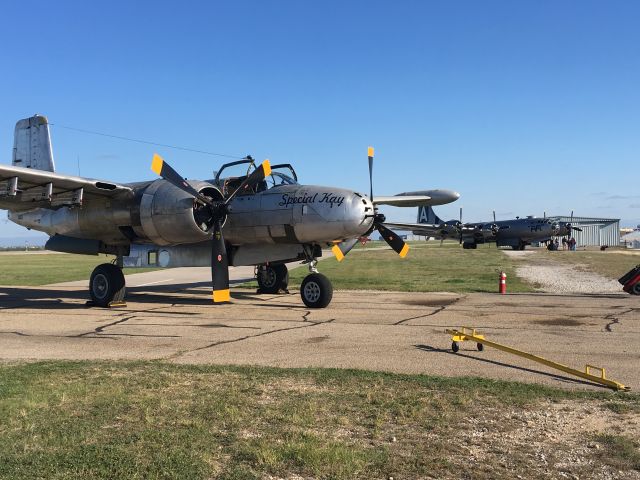 N4988N — - A26K Special Kay on the VFM ramp with FIFI, el perra grande