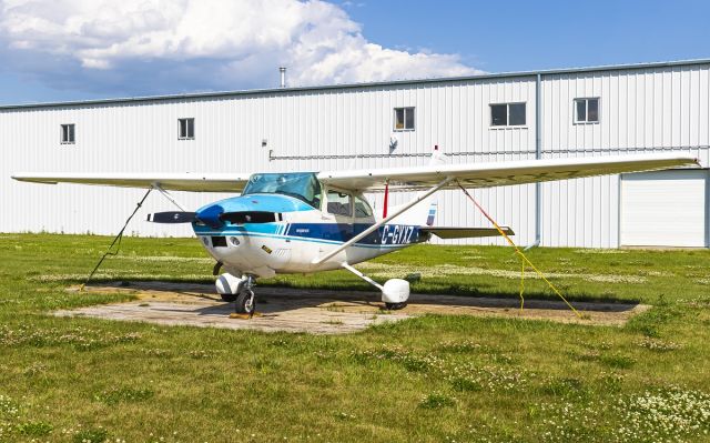 Cessna Skylane (C-GYXZ)