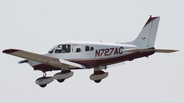 Piper Cherokee (N727AC) - Landing runway 19 on 26 May 2018.