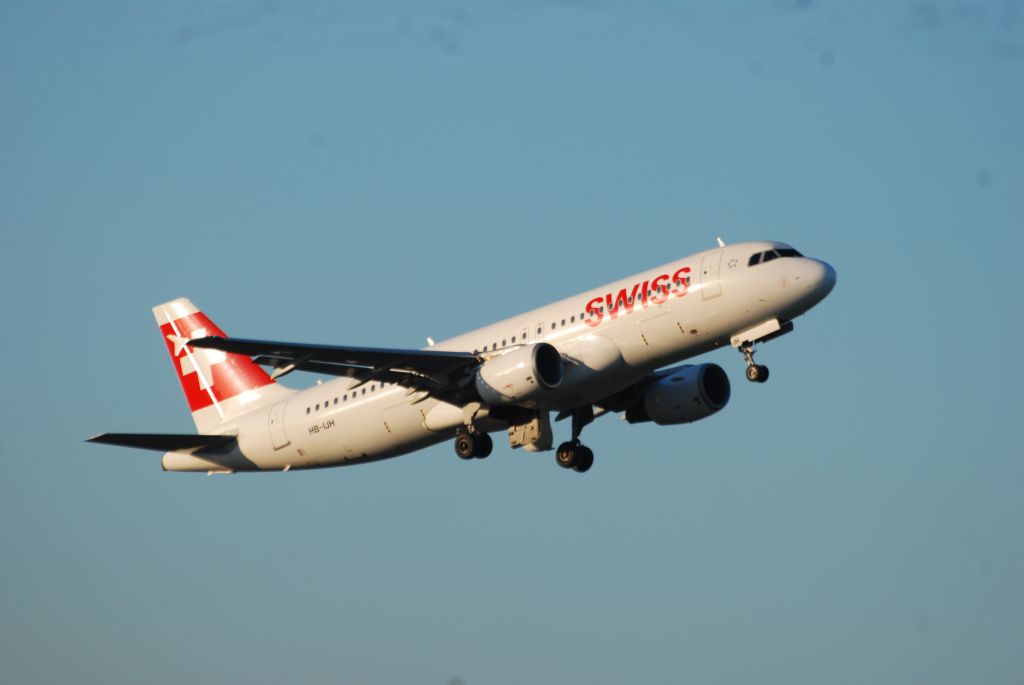 Airbus A321 (HB-IJH)