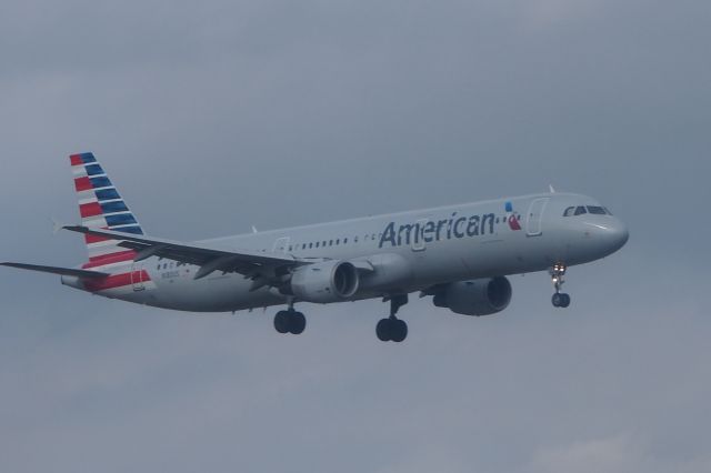 Airbus A321 (N180US)