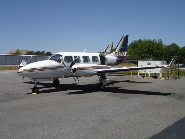 Piper Navajo (N142NA)