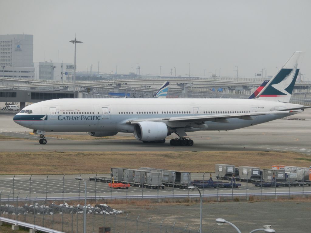 Boeing 777-200 (B-HNB)