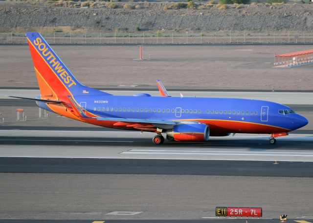Boeing 737-700 (N430WN)