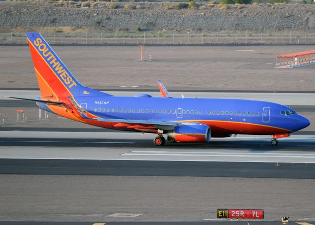 Boeing 737-700 (N430WN)