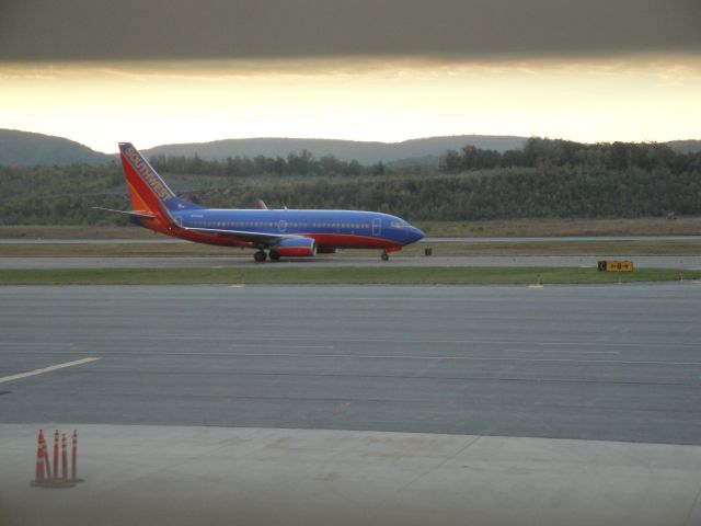 Boeing 737-700 — - Southwest arriving at 8am at Scranton Wilkes Barre International Airport