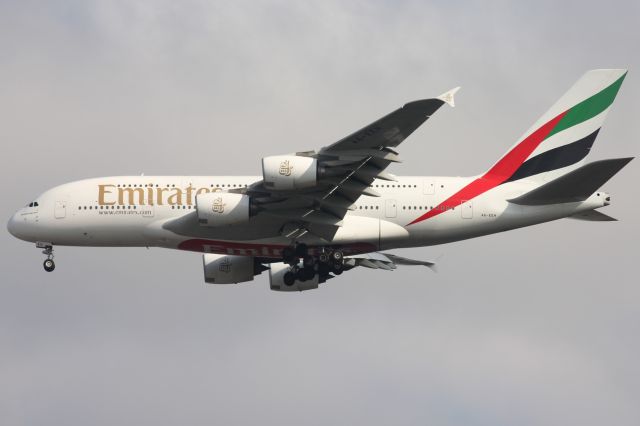 Airbus A380-800 (A6-EEH)