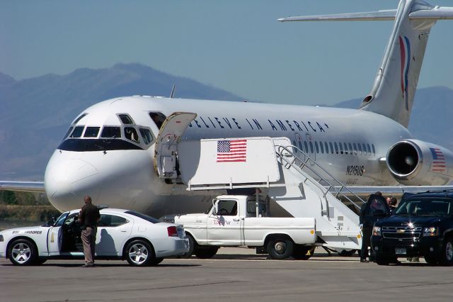 Douglas DC-9-10 (N215US) - Paul Ryan arrives as security is high