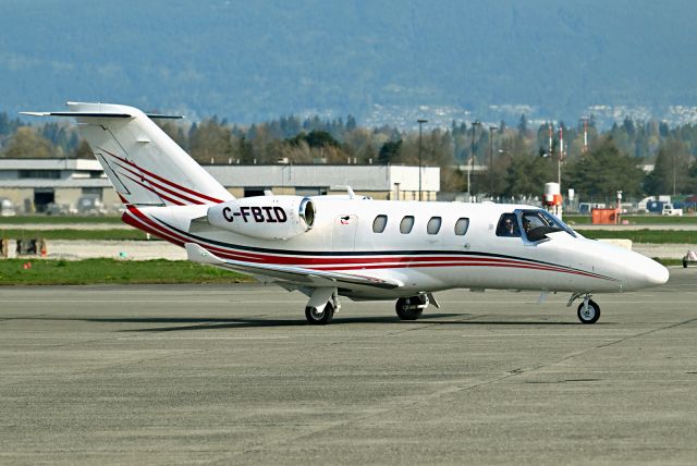 Cessna Citation M2 (C-FBID)