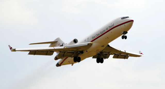 BOEING 727-200 (N725CK) - I love the 727.