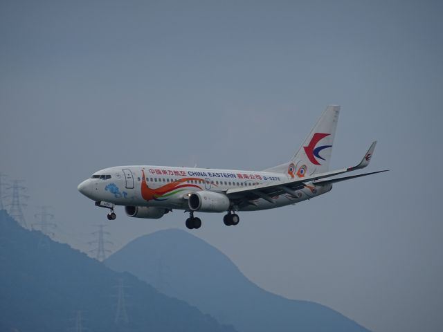 Boeing 737-700 (B-5276)