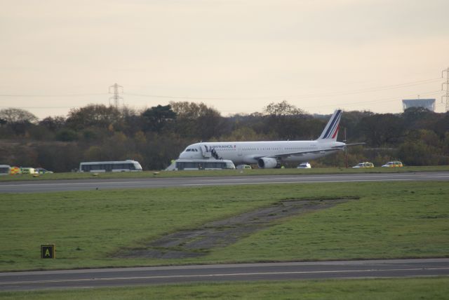 Airbus A321 (F-GTAT) - Passengers evacuated from Air France jet at Manchester Airport after security scare