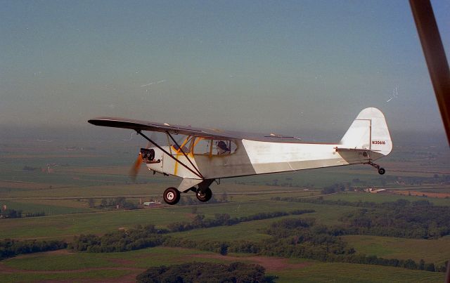 N30616 — - 1940 PIPER J3C-65 over Illinois