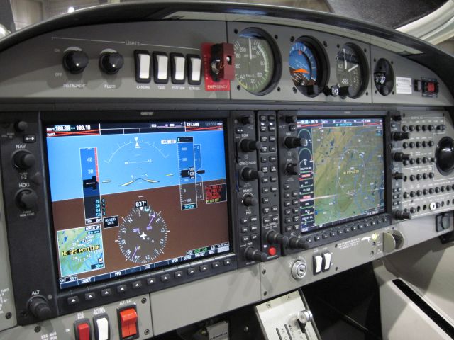 Diamond Star (N889DS) - Diamond Star DA40 XLS on static display with Garmin G1000 avionics suite during the www.BestInFlight.nets hangar 9 Open House.