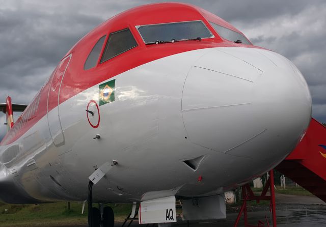 Fokker 100 —