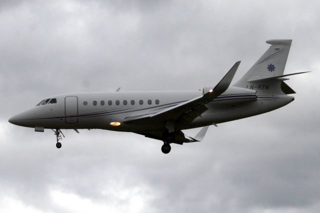 Dassault Falcon 2000 (LN-RTN) - Rely Falcon 2000LX on short finals for rwy 25 on 3-Oct-18 arriving from ENGM as RTG4186.