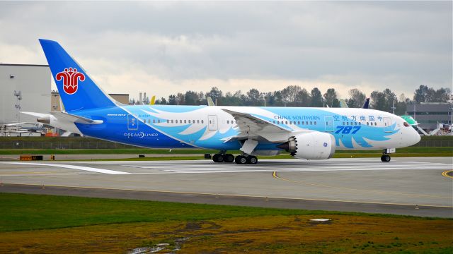 Boeing 787-8 (B-2727) - CSN2727 taxis onto Rwy 16R for its delivery flight to ZBTZ / TSN on 10/10/13. (LN:43 cn 34925).