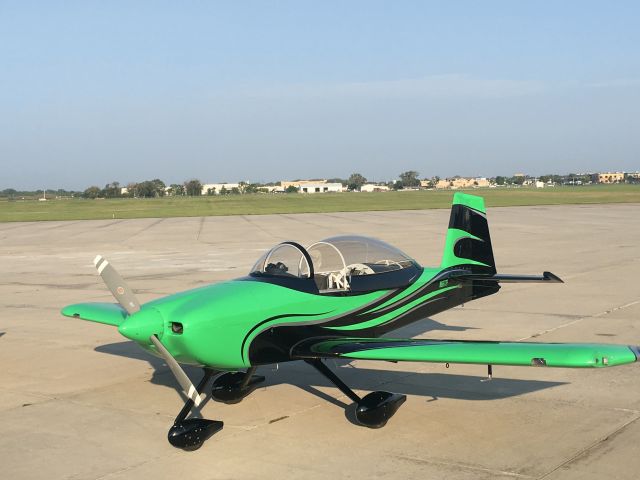 Vans RV-8 (N6677F)