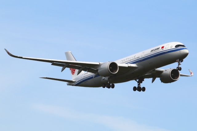 Airbus A350-900 (B-1081)