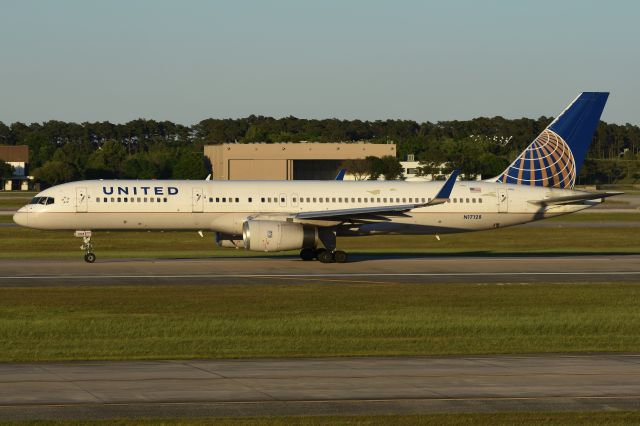 Boeing 757-200 (N17128) - April 5th, 2017