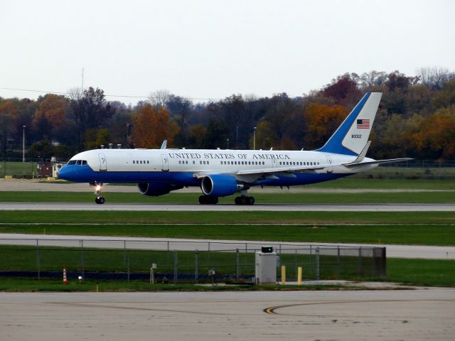 Boeing 757-200 (N80002)