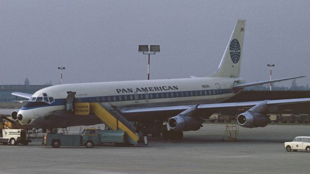 McDonnell Douglas Jet Trader (N815PA) - DC-8-32 January 1969 at Düsseldorf