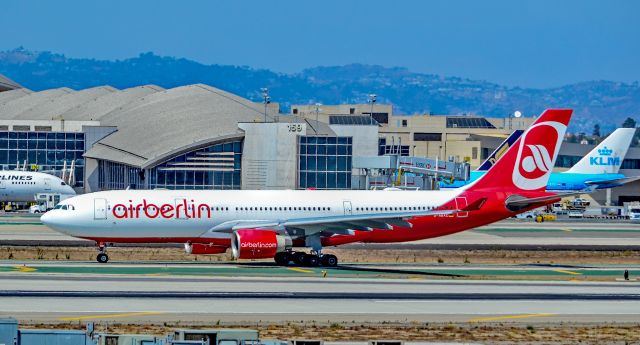 Airbus A330-200 (D-ABXC) - D-ABXC Air Berlin Airbus A330-223 s/n 665 - Los Angeles International Airport (IATA: LAX, ICAO: KLAX, FAA LID: LAX)br /Photo: TDelCorobr /September 3, 2017