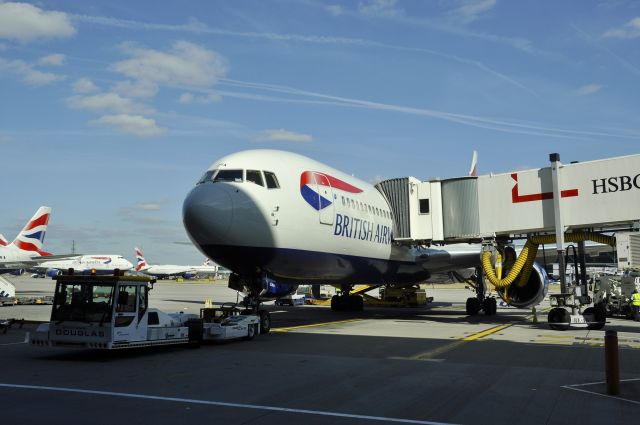 BOEING 767-300 (G-BZHA) - British Boeing 767-336(ER) G-BZHA in Heathrow