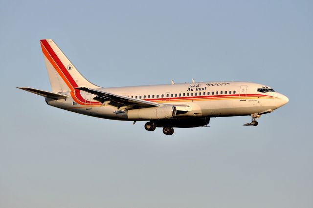 Boeing 737-200 (C-GAIG)