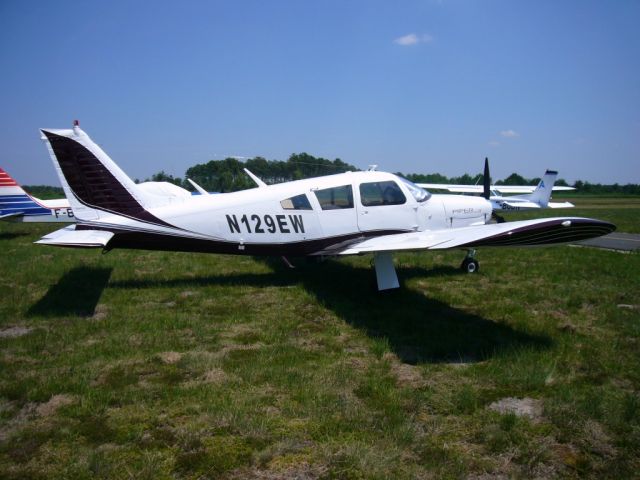 Piper Cherokee Arrow (N129EW)