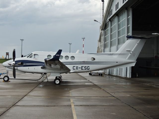 Beechcraft Super King Air 200 (CX-ESG)