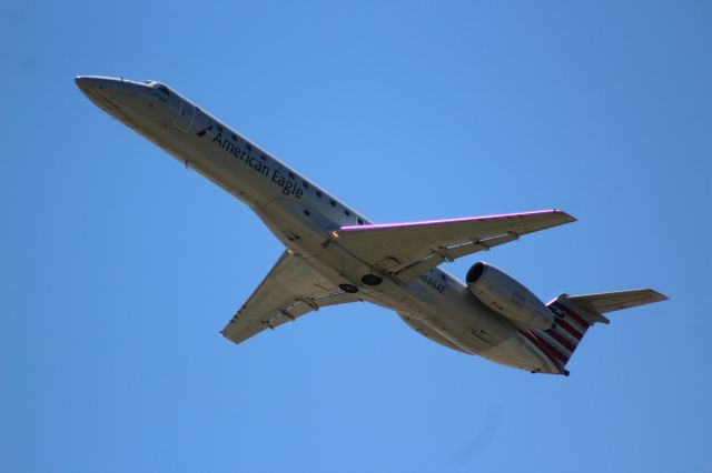 Embraer ERJ-145 (N686AE) - Plane Type: 2004 Embraer EMB-145LRbr /Route: CLT-EVVbr /Airline: American Airlines br /Livery: br /Registration: N686AEbr /Owned By: American Airlines INCbr /Runway: 36C