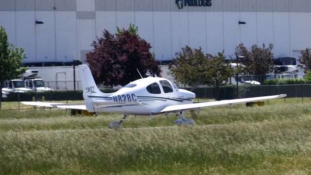 Cirrus SR-22 (N828C)
