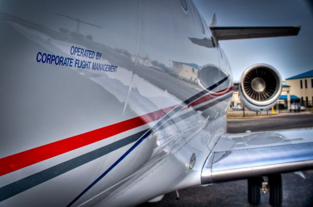 Hawker 800 (N406J)