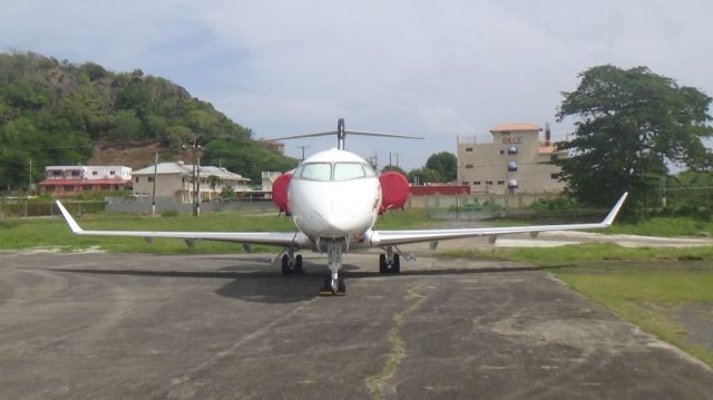 Canadair Challenger 350 (PR-XDE)