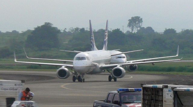 EMBRAER 195 —