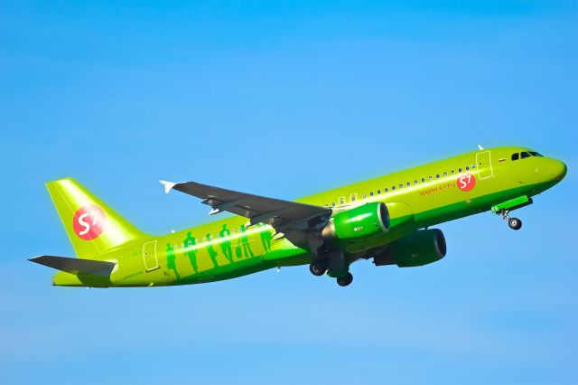 Airbus A320 (VQ-BES)