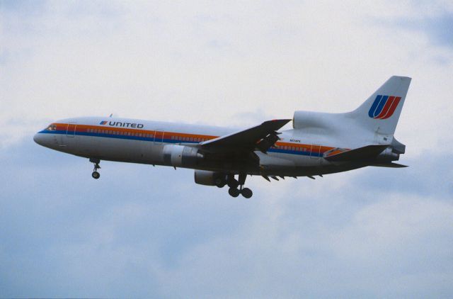 Lockheed L-1011 TriStar (N514PA) - Final Approach to Narita Intl Airport Rwy34 on 1986/10/10